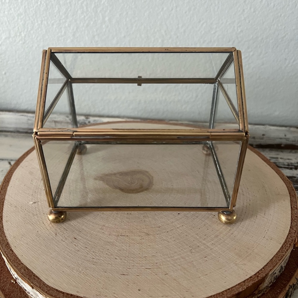 ✨SOLD✨ Vintage DISPLAY CASE BOX GLASS & BRASS KeepSake Curio Terrarium Hinge Lid - Picture 3 of 9